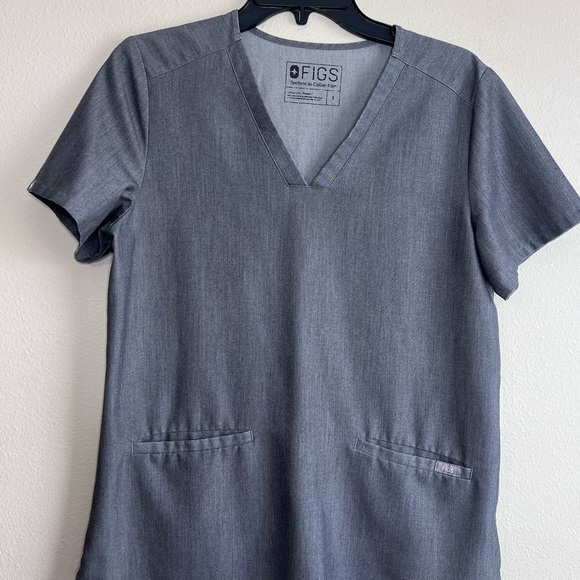 Lot of 2 Figs Technical Tops Gray Short Sleeve - Picture 2 of 9